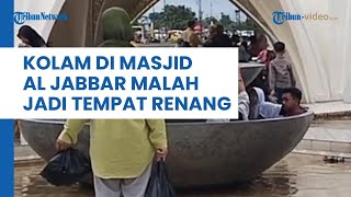 Nggak Habis Pikir, Pengunjung Masjid Raya Al Jabbar Terlihat Asyik Berenang di Kolam Air