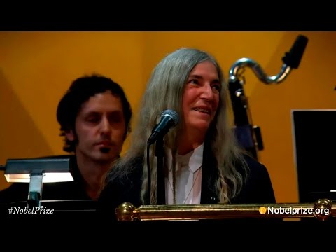 Patti Smith - A Hard Rain's A-Gonna Fall   (ceremonia Nobel 2016)