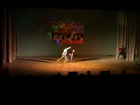 Nepali filmy song, Musuka Hasi