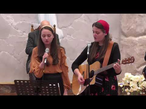 Ruth și Rebecca Criste -”E-o cale îngustă”