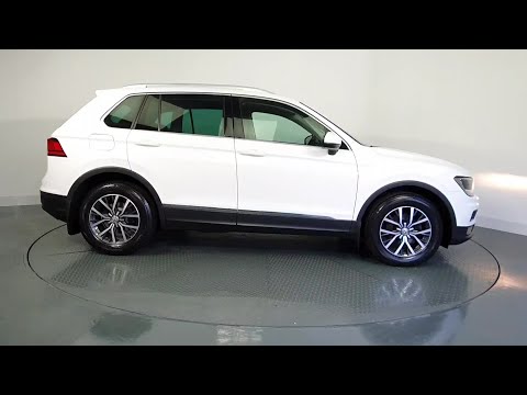 171C2172 - 2017 Volkswagen Tiguan COMFORTLINE 2.0TDI 115BHP 28,495