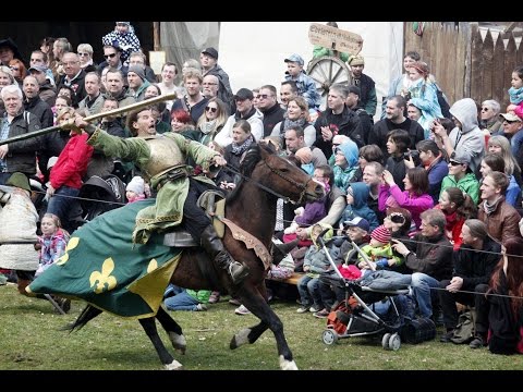 Ritterturnier: Experte zeigt, wie der Schwertkampf funktioniert