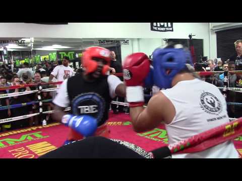 Floyd Mayweather Destroys Sparring Boxing  Partners! With Young Tank & Devin Haney Watching! 2025