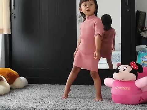 Rayya Bernyanyi Selamat Ulang Tahun | Rayya Sing Birthday Song