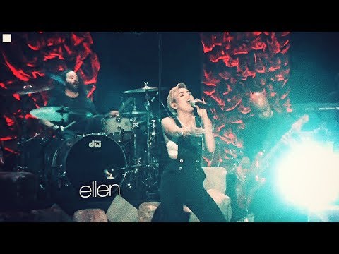 Miley Cyrus - Worst performance ever of Wrecking Ball (Shreds)