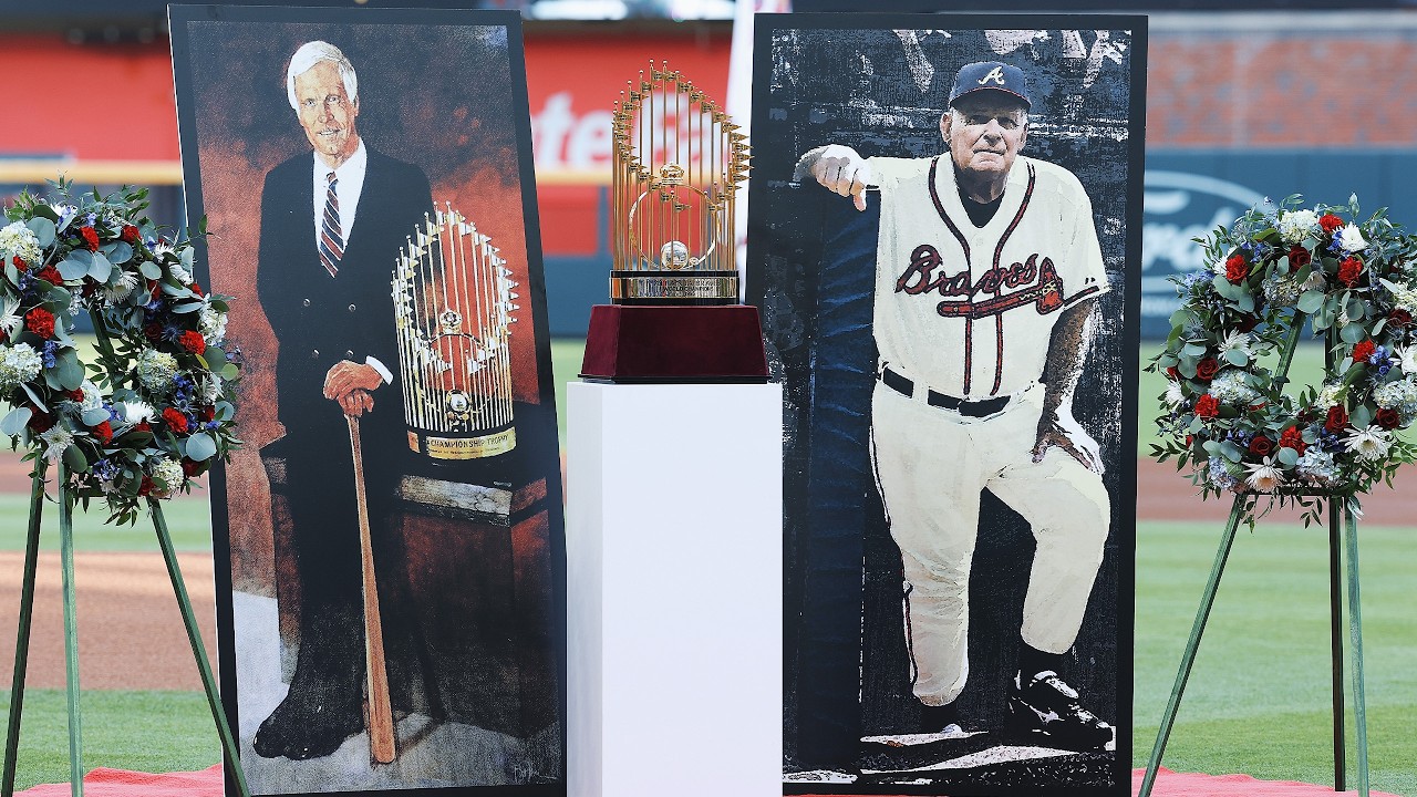Braves honor franchise icons Bobby Cox and Ted Turner before game