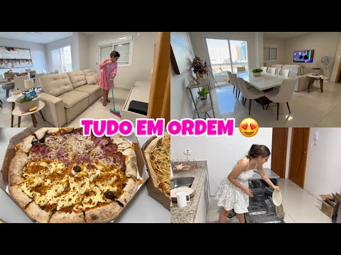 WE ORGANIZED EVERYTHING!!! GOODBYE MESS + FIRST NIGHT IN THE APARTMENT 🩷