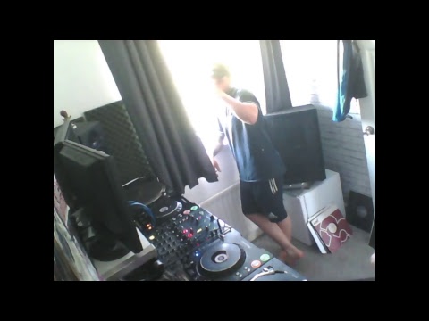 Dj Wisdom & Focus  - 22nd July 2018 - Shweatoiiinnn Sunday!