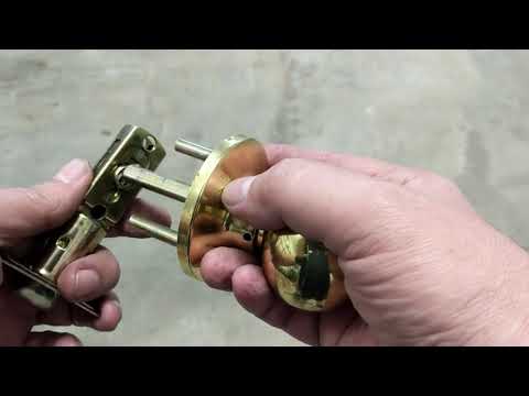 DIY FIX DOOR HANDLE NOT WORKING / NOT TURNING . SIMPLE FIX FOR FREE -  DOOR LATCH REPAIR
