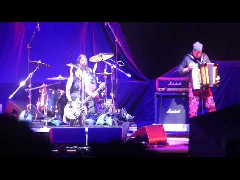 All Apologies- Nirvana w/Joan Jett (Cal Jam 10-6-18)