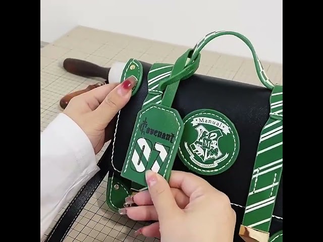 Vídeo relacionado con HARRY POTTER CAPTAIN - Cartera Extraescolares, Maletín Portatodo, Bandolera, Cómoda y Versátil, Calidad y Resistencia, 38x6x28 cm