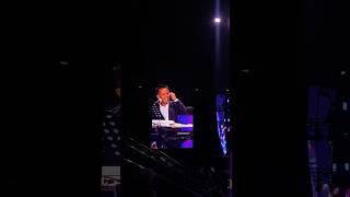 Download lagu Bukan cuma Judika yang punya suara keren. Tiroy, adiknya  juga punya suara keren #TiroySihotang mp3