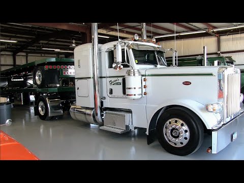 Mike Green's 2-Axle Peterbilt 389 "Alice" At Green's RV World Yuma, Arizona -- March 25th, 2023