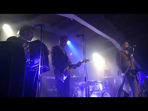 Kyösti Mäkimattila & Varjokuva - Olet maailmassa ainut