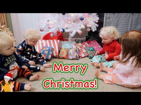 Reborn Toddlers Celebrate Christmas! Waiting for Santa, Opening Presents! | Kelli Maple