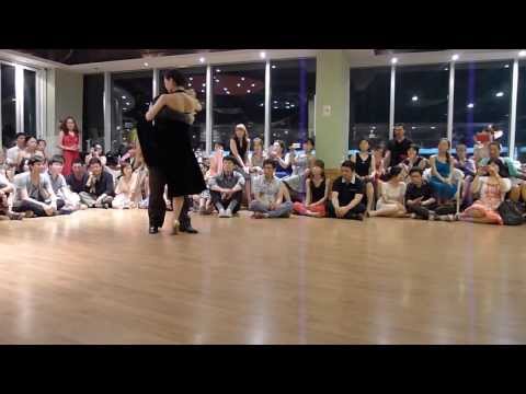 2013 Busan Beach Milonga - Leonel y Florencia - 02 - Chique