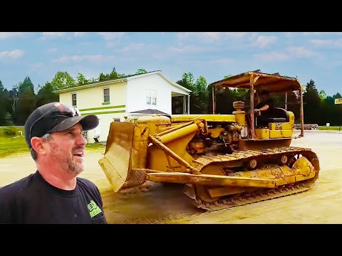 I HELP DIRT PERFECT REVIVE THIS 70 year old D6 Dozer!