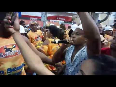 Bloco Samba Popular 2017 com a banda A Grande Familia