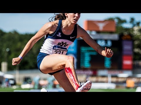 Cea mai dulce groaznică accidentare din lume! Cu o tăietură de 18 cm, cu s&acirc;ngele ț&acirc;șnind din picior ca la o arteziană, o atletă a terminat 400 de metri garduri!!!