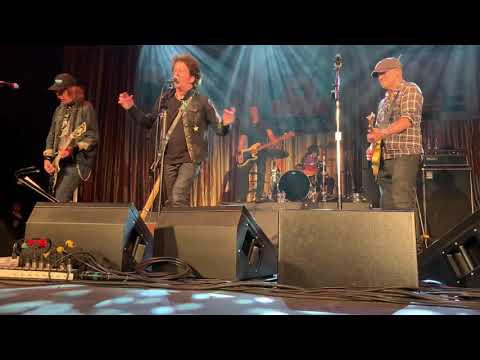 Willie Nile Band & Bruce Springsteen ~ “One Guitar” - Rose A Montana Video