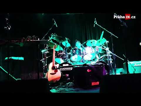 Skupina Synkopy 61: Osmdesátiletý bubeník Jiří Rybář zbořil Malostranskou besedu