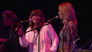 Continental Drifters (Susan Cowsill &amp; Vicki Peterson)-Whispering Pines