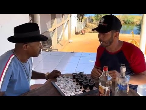 CHARLLES FLAGRA TÕE E DA ROÇA JOGANDO DAMA VALENDO CACHAÇA 😂 | CHÁCARA COMÉDIA SELVAGEM