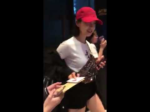 180512 Victoria - Leaving hotel