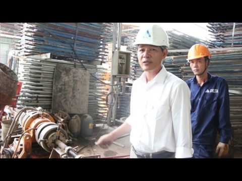 Anh Nguyễn Phú Lục với sáng chế cải tiến máy móc tại kho xưởng DELTA