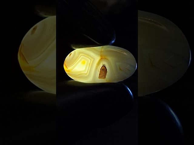 حجر عقيق جزع مصور وجه عينين وفم طبيعي