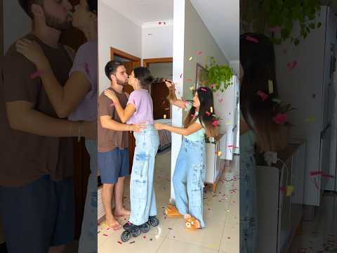 Quando eles são gêmeos 🤦‍♀️ #twins #twinmoments #humor #casal #couple #funny #comedia #meme