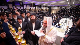 ר' יאשיהו פינטו הדלקת נר שמיני, בורו פארק | R' Yoshiyahu Pinto Lighting Menorah in Boro Park 2023