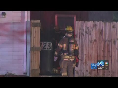 Officers hurt in VB house fire