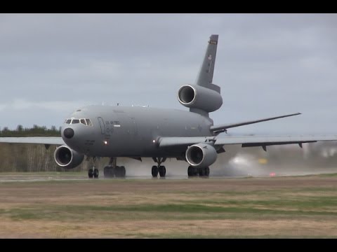 Amazing KC-10 Extender Takeoff