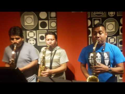 La Patronal ensayando El Cartero del Supergrupo