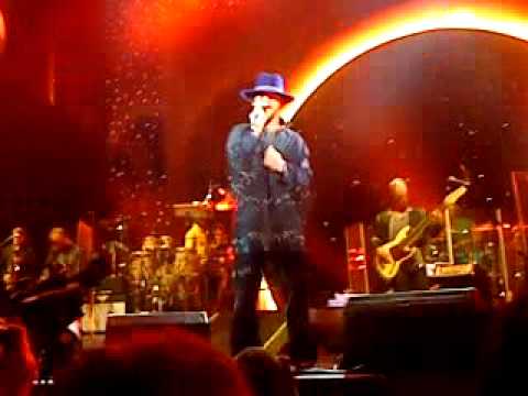 Jamiroquai - Use The Force Bercy 23/03/2011