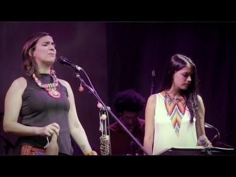 Manos de Mujeres - MARTA GÓMEZ Y MARIA CRISTINA PLATA (En Vivo)