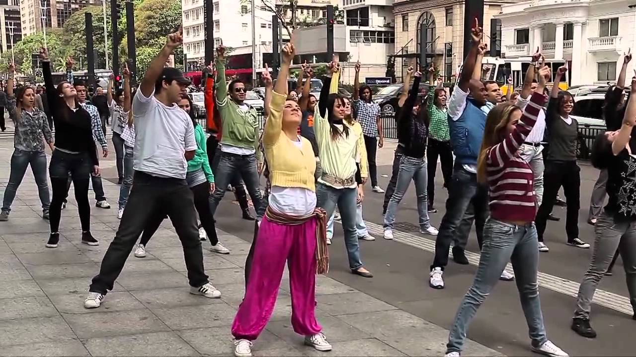Flash Mob Amizade Colorida | Av. Paulista (São Paulo/Brasil) -- 12 de Setembro de 2011