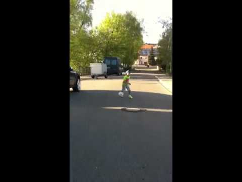 BALKANIKOS BEI FUSSI ZOCKEN ;)