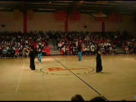 THE GIRL'z DOIN A DANCE TO MAREVA.....