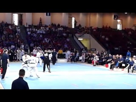 Mistrzostwa Europy Shinkyokushin 2015 Warszawa - Lachezar Dimitrov (aka) vs.Dimitri Bertels (shiro)