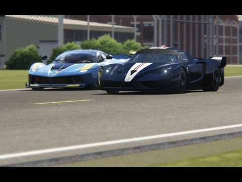 Battle Ferrari FXX-K vs Ferrari FXX at Top Gear