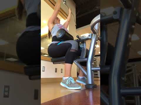 Close grip underhand lat pull down