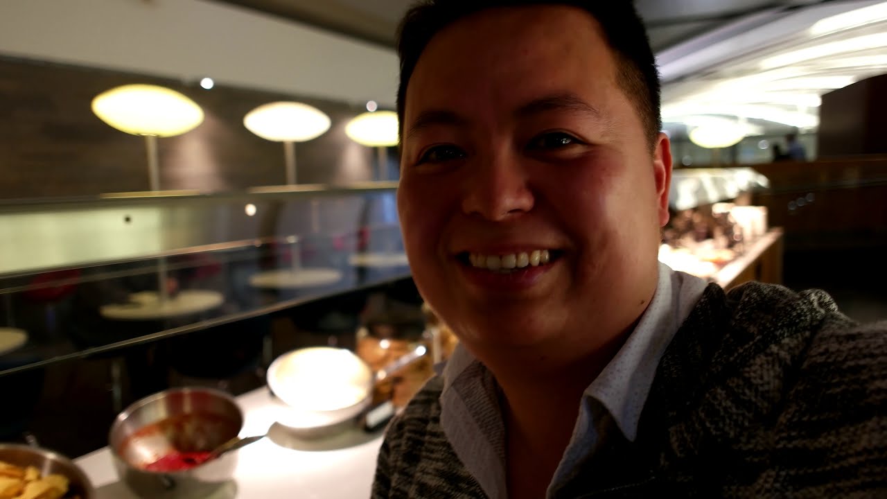 Air Canada Maple Leaf Lounge Express