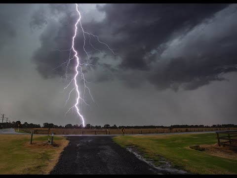 CLOSE RANGE BOLTS FROM A SEVERE THUNDERSTORM