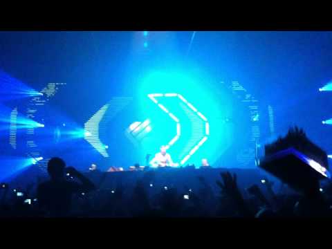 Tiesto @ Energy 2011 play:Tiesto vs Marcel Woods Don`t Ditch