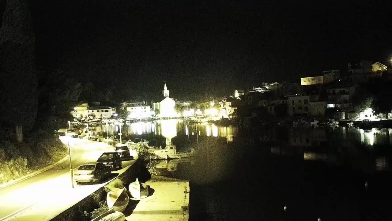 Live webcam view of Zaton Cove Waterfront Panorama