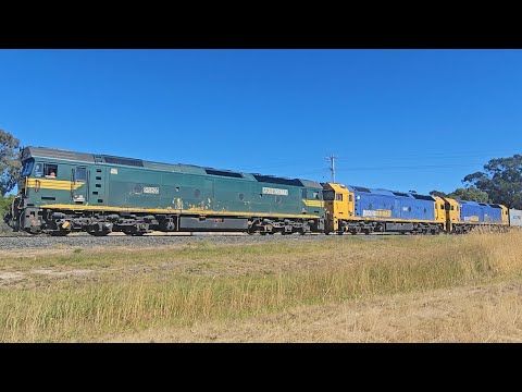 7902V PN up "Mildura Fruitflyer" (G G G, 42W), Merbein to Melbourne, 1030, 23/1/26, Ararat Jnc VIC