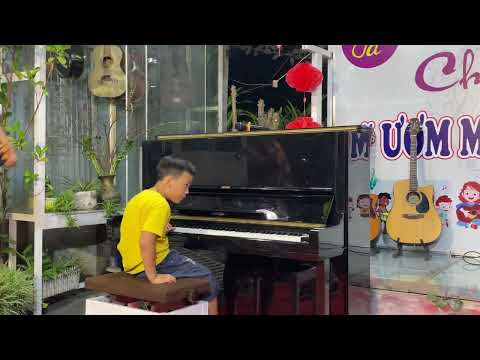 Bé đàn Piano - Trích từ Star Sky - Biểu diễn Minh Dũng