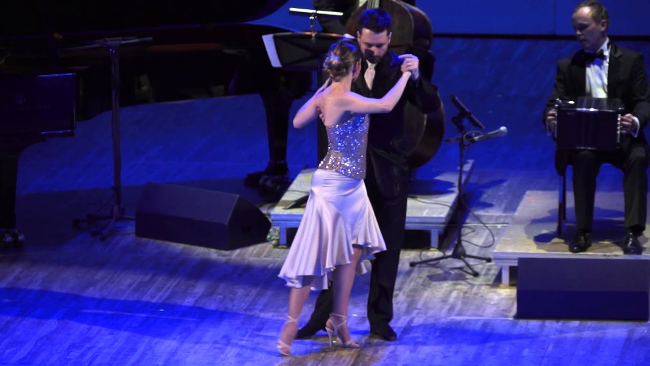 Javier Rodriguez - Noelia Barsi - Solo Tango orquesta  "De Floreo"